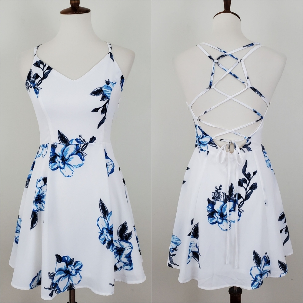 Onetheland Floral Lace Up Back Dress